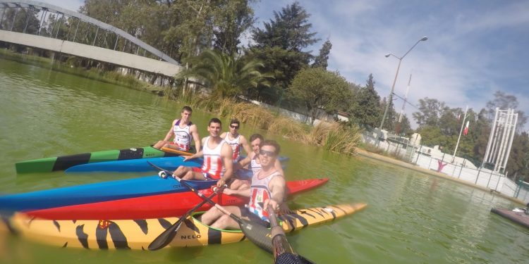 Cuatro palistas del Kayak Tudense, concentrados en México