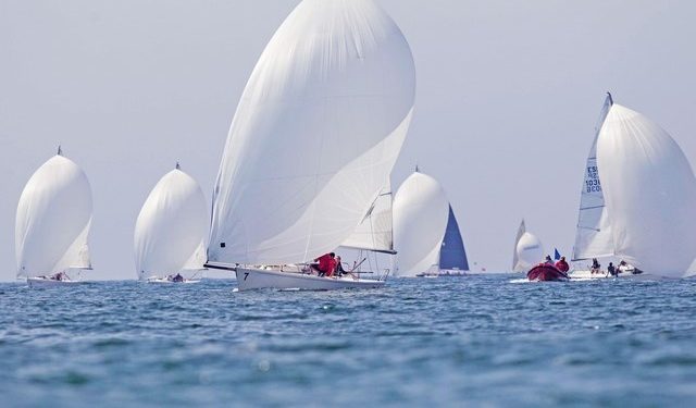 La Liga de Invierno Clase J80 abre  la temporada de regatas en Baiona