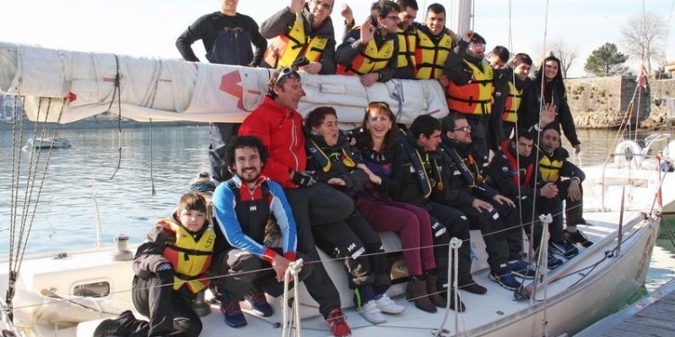 La secretaria xeral para o Deporte visita la Escuela de Vela Adaptada del Monte Real