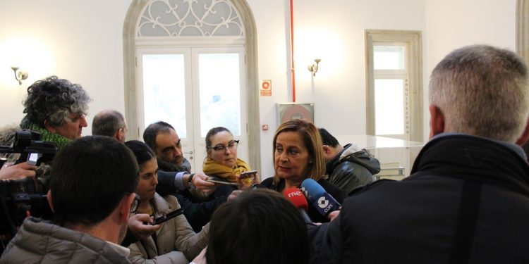 La Audiencia reabre el caso de los insultos de un concejal a Carmela Silva