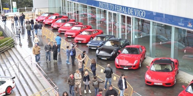 Retro Galicia abre sus puertas con la mayor concentración de Ferrari