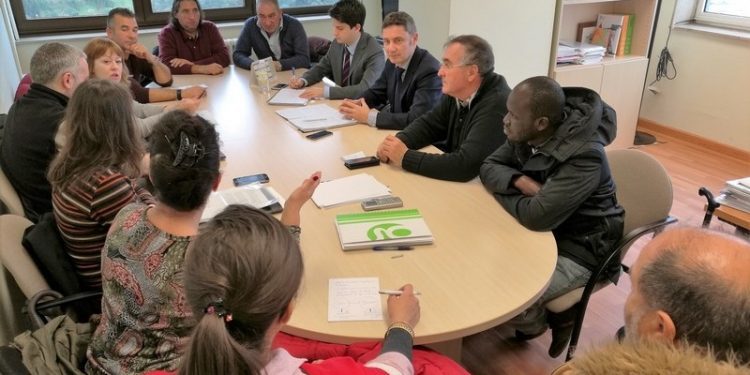 El PP denuncia que un puesto en un mercadillo de Vigo cuesta 15 veces más que en la comarca