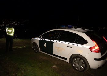 Roba joyas a la madre de un amigo en Baiona y las vende en Vigo