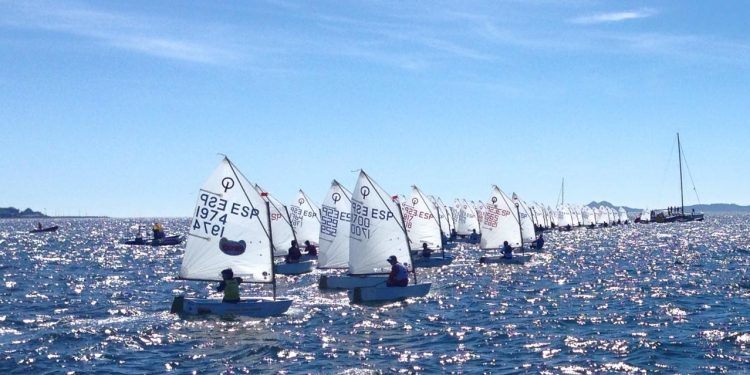 El Náutico de Vigo copa la ría el fin de semana con dos regatas y 170 barcos