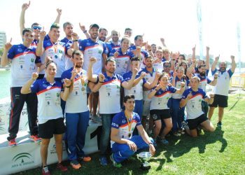 El Kayak Tudense recibió sus trofeos