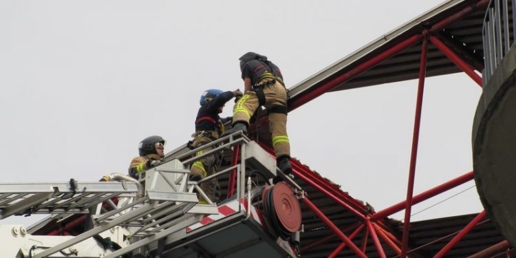 El Concello firma el contrato de reforma de la grada de Río tras ser rechazado el recurso