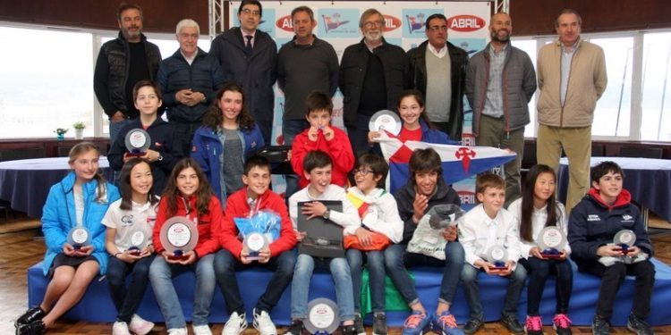 Ameneiro (Sanxenxo) y Alonso (Vigo), campeones gallegos de Optimist en Vigo