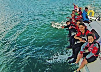 Baiona amplía su oferta para niños con un nuevo curso de iniciación a la vela