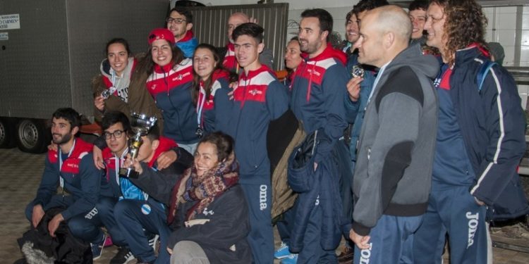 El Club Piragüismo Olívico logra once medallas en la  Copa Sipre de Rianxo