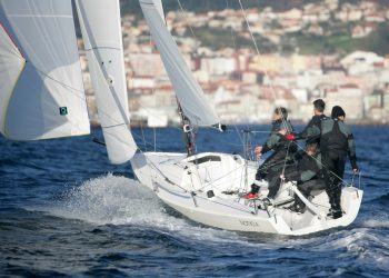 El «Noticia» se hace con la cuarta fase del circuito de J70 en Vigo