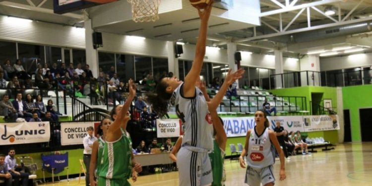 El Celta Zorka acusa las bajas y cae en su visita a Avilés