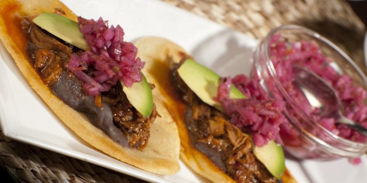 VIGOÉ y Chilam Balam te invitan a la cena de San Valentín