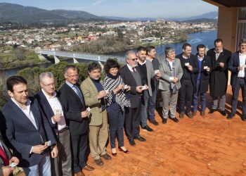 Deputados e alcaldes da «raia» reclaman máis fondos da UE na rexión do Miño