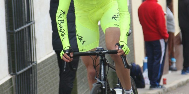 Enríquez, del Rías Baixas, se adjudica la Montaña en el debut en la Copa de España