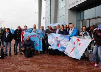 El Celta, a por la remontada con el apoyo de una veintena de aficionados