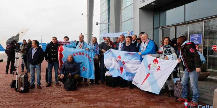El Celta, a por la remontada con el apoyo de una veintena de aficionados