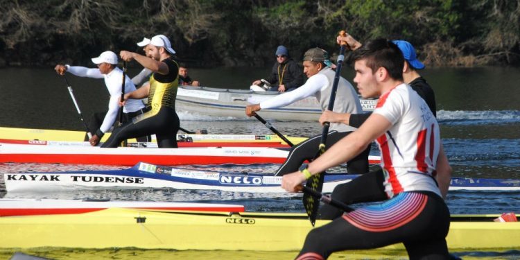 El equipo brasieño, dirigido por Suso Morlán, compartió entrenamiento con el Kayak Tudense