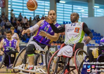 El Amfiv supera su desconcierto del último cuarto y logra una importante victoria en Valladolid