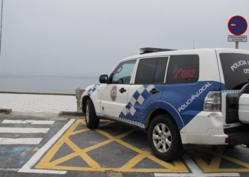 Plaga de medusas «velero» en Samil