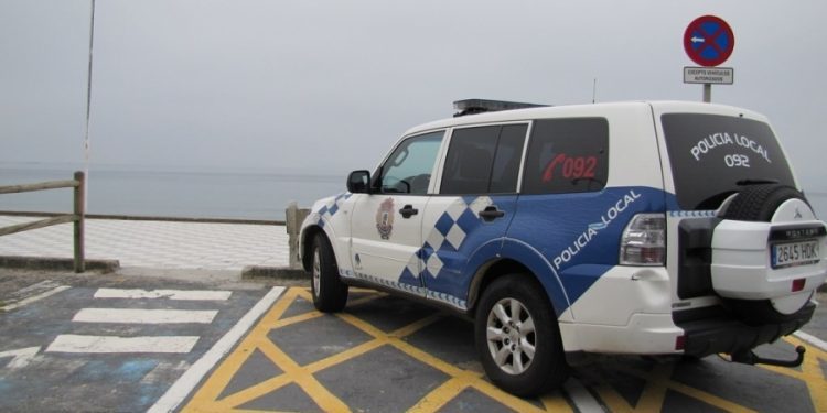 Plaga de medusas «velero» en Samil