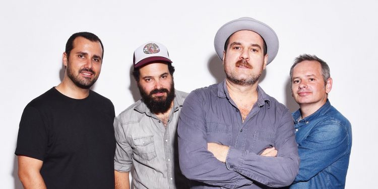 Eladio y los Seres Queridos, nominados a mejor álbum gallego con «Cantares»
