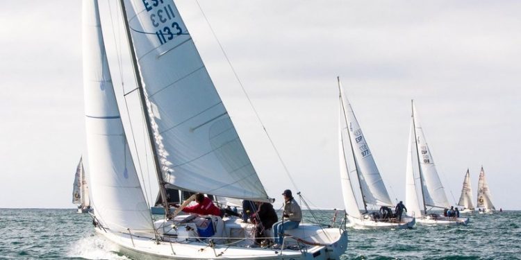 La Liga de Invierno Clase J80 se decide este sábado en Baiona