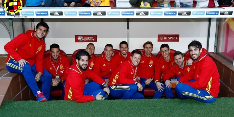 Aspas también regala goles para La Roja