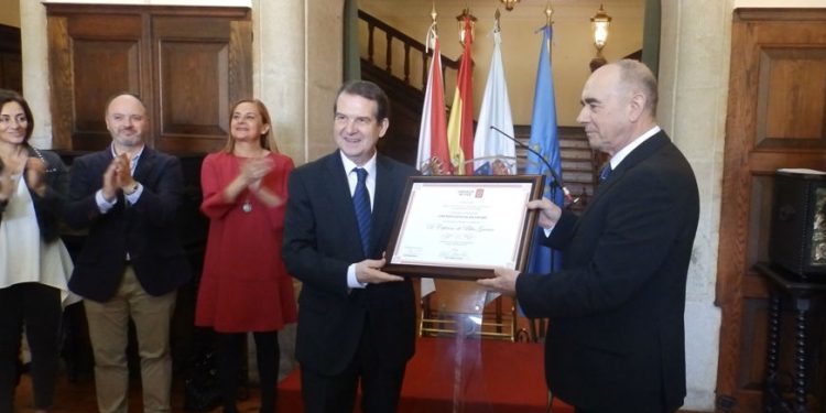 Ceferino de Blas xa é o novo Cronista de Vigo