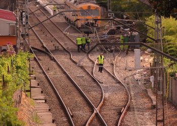 O PP pide que no cumio hispano-luso se acorde modernizar o tren Vigo-Porto