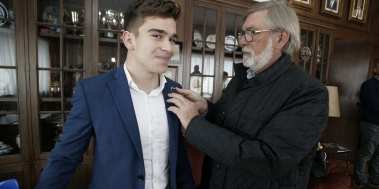 Medalla de oro del Náutico de Vigo para el joven tenista Martín de la Puente