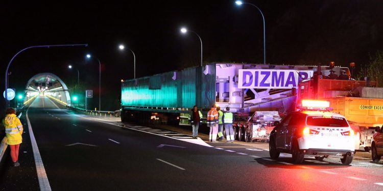 La pieza para Rande supera la primera fase del transporte y ya está en A Cañiza
