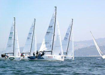 «Enersys 6», «Noticia» y «Abril Rojo» toman ventaja en la Ría de Vigo