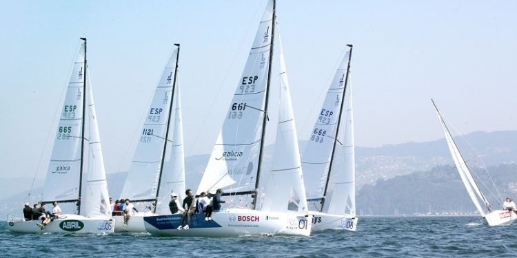 «Enersys 6», «Noticia» y «Abril Rojo» toman ventaja en la Ría de Vigo