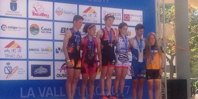 Inés Castaño, do Arcade Inforhouse, campioa de España júnior de Dúatlon