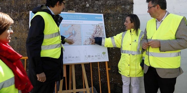 Comeza a humanización da rúa Vigo ao seu paso por Chapela