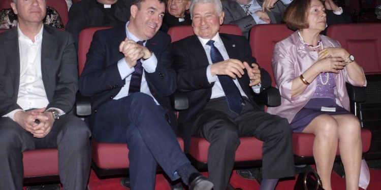 Tui entrega a súa Medalla de Honra a Vázquez Portomeñe por impulsar o Xacobeo