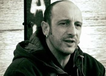 «Un escritor es la pieza imprescindible de la literatura, pero la más expuesta y vulnerable»