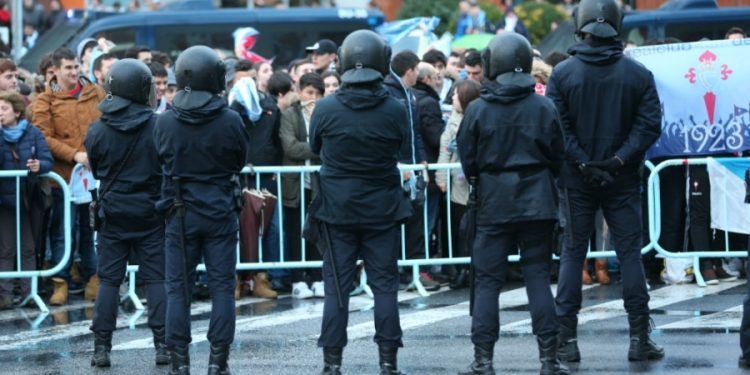 Desembarco inglés en Peinador y Oporto y unos 300 agentes velando por la seguridad