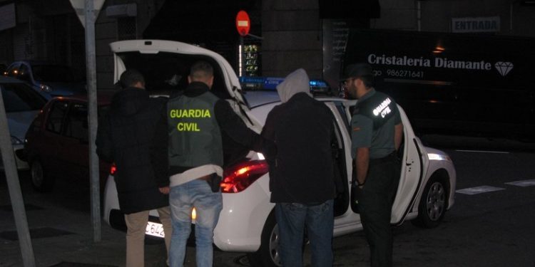 Detenido por un centenar de robos en vehículos aparcados en Cangas, Moaña, Poio y Baiona