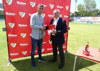 Los aficionados eligen a Alberto García como el mejor jugador de la temporada en el Coruxo