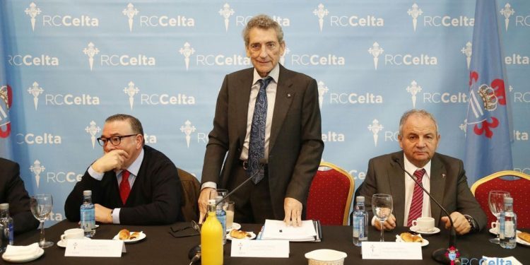 Mouriño no acude a la cena de las peñas y Barros asegura que «lo más importante de este club son los aficionados»