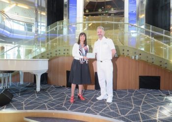 Vigo recibió a 3.600 turistas a bordo del «Discovery 2» y el «Arcadia»