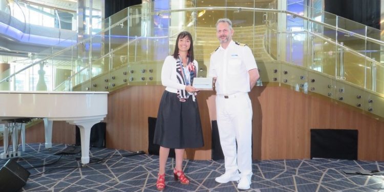 Vigo recibió a 3.600 turistas a bordo del «Discovery 2» y el «Arcadia»