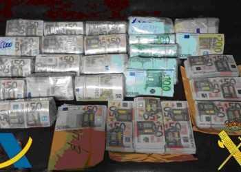 Descubiertos 540.000 euros en efectivo en un pesquero fondeado en Vigo