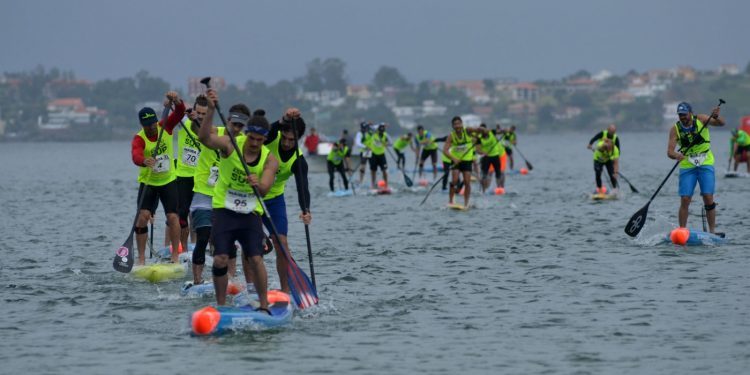 Pepe Oltra y Laura Quetglas se proclaman campeones de España de paddlesurf en Baiona
