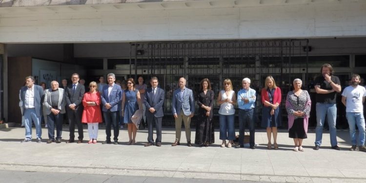 Vigo garda un minuto de silencio en memoria das vítimas do atentado de Manchester