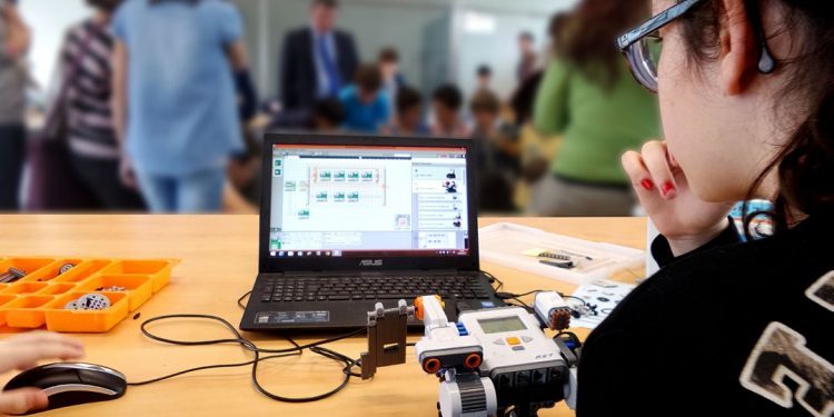 Evento pionero en el Marco para acercar la robótica a los niños