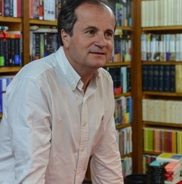 «¿Tomo un café, o tomo tu vida?», la nueva aventura literaria del fiscal Luis Anguita