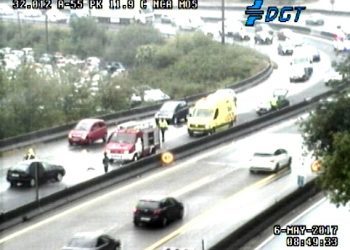 Arde un vehículo en Mos tras un accidente en la autovía