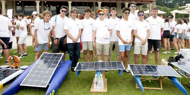 Apóstol Santiago, Montecastelo y Escuelas Proval ganan la Regata Solar